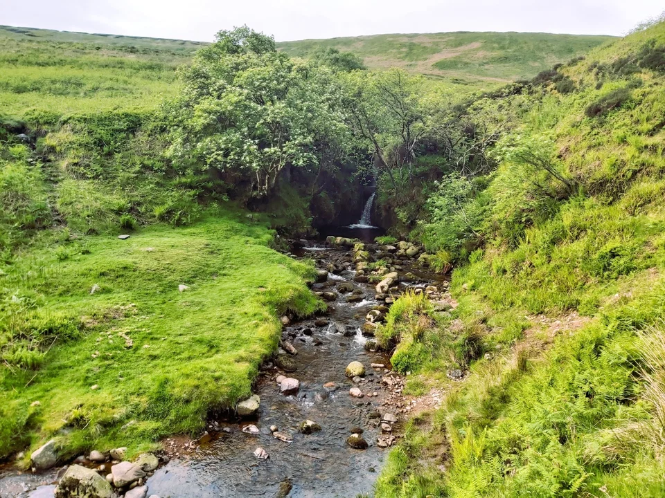  Pennine Way  green envirment and waterfall