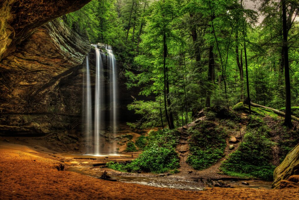 Ash Cave Ohio waterfall
