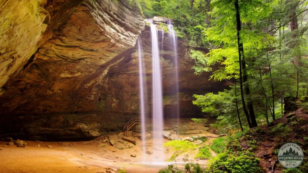 Ash Cave Ohio waterfall 